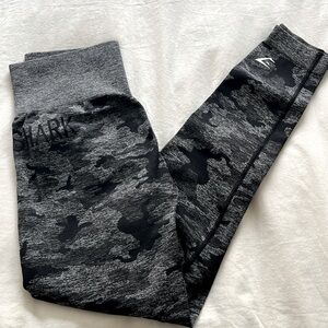 Gymshark Camo Leggings, Size small, Barely Worn